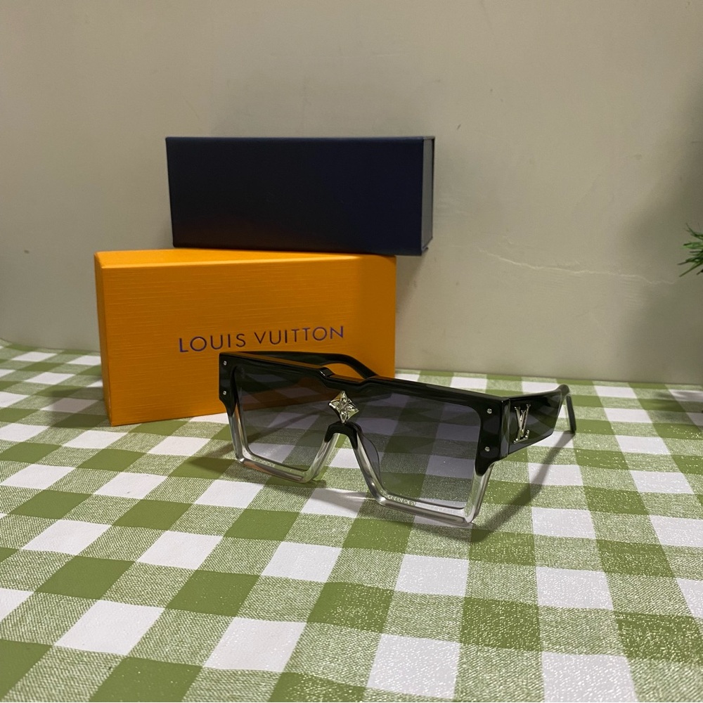 Louis Vuitton Black Sunglasses Luxury Accessories😎😎😎😎